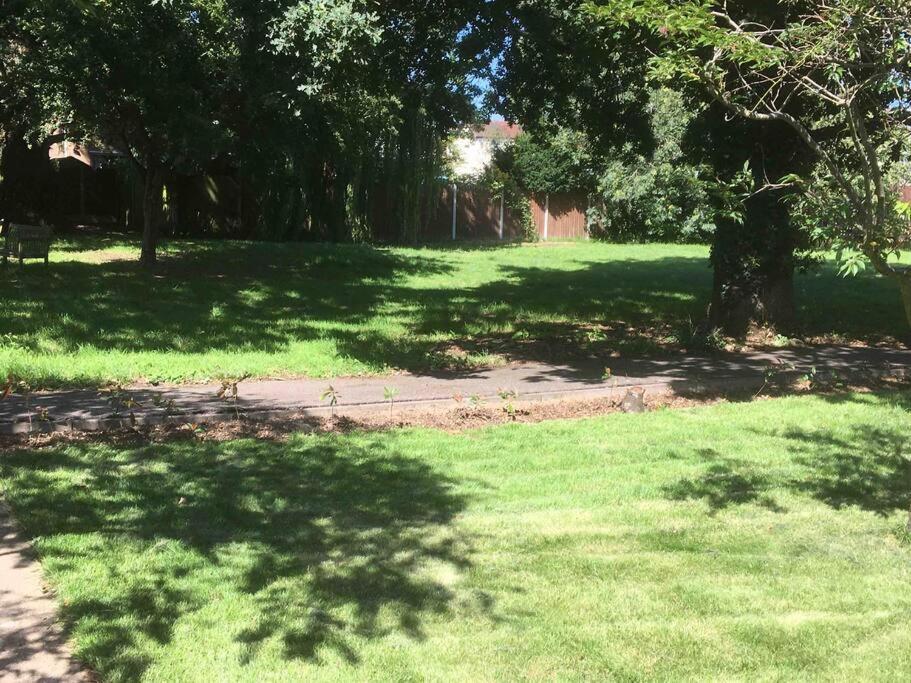 Cherry Cottage ويست ميرسي المظهر الخارجي الصورة